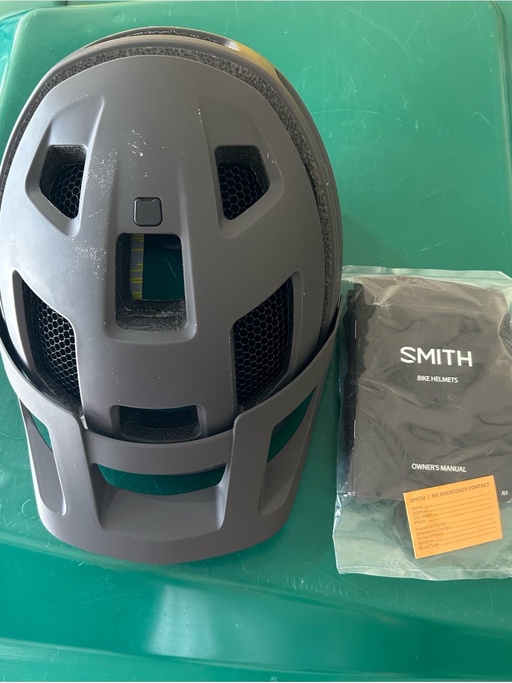 SMITH Forefront 2 MTB Matte Black  Bike Helmet- Never Worn